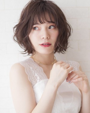 外ハネショートボブ