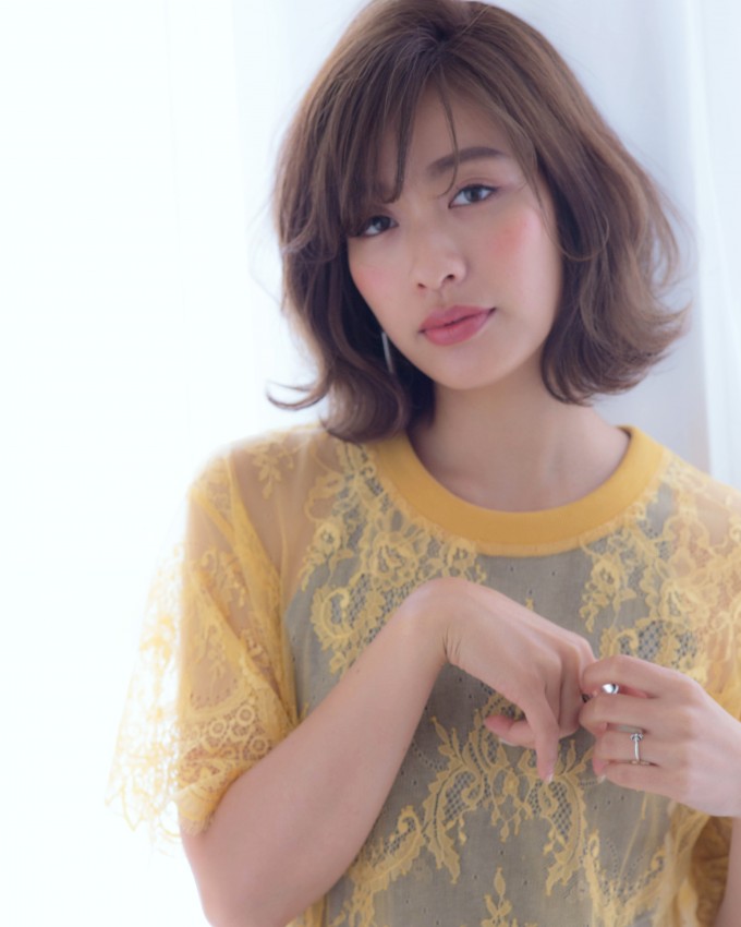 伸ばしかけボブの方におススメ！こなれ感が可愛い外巻きボブディ