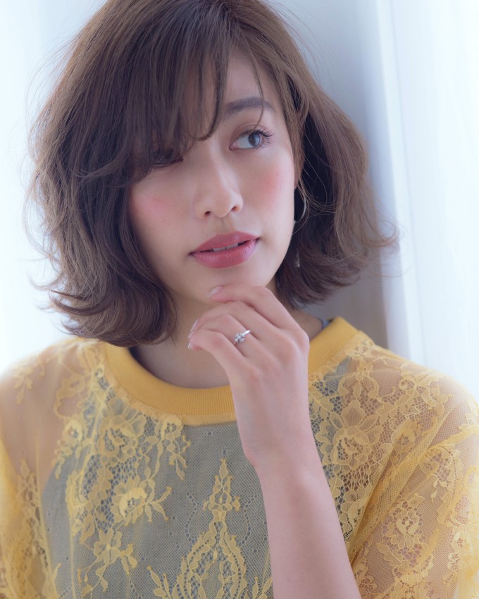 伸ばしかけボブの方におススメ！こなれ感が可愛い外巻きボブディ
