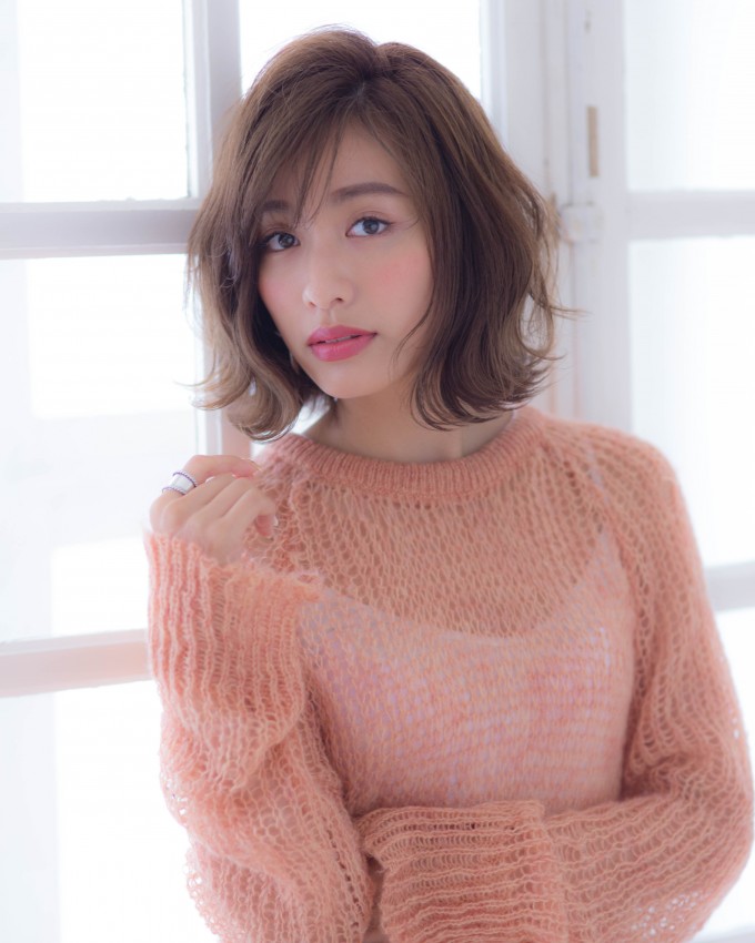 伸ばしかけボブの方におススメ！こなれ感が可愛い外巻きボブディ