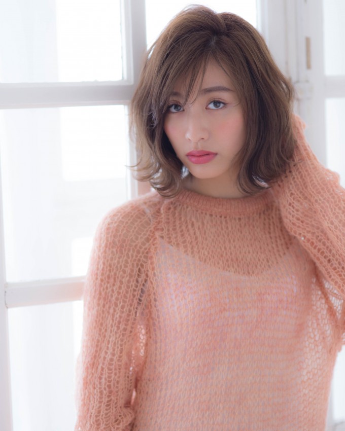 伸ばしかけボブの方におススメ！こなれ感が可愛い外巻きボブディ