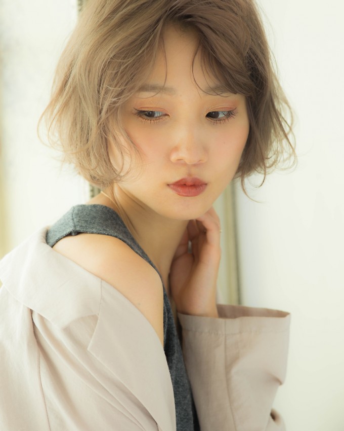 触れたくなるやわらかベージュ★ふんわりショートボブ